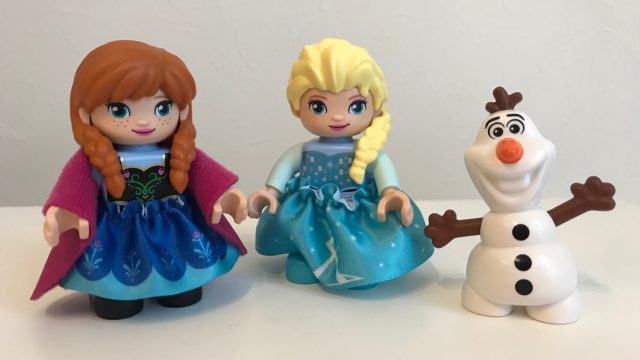 3歳長女アナ雪にはまり中！レゴ(LEGO) デュプロ アナと雪の女王 光る